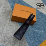 Túi LV Pochette Voyage Monogram Eclipse Split Đen Bạc 27CM sang trọng